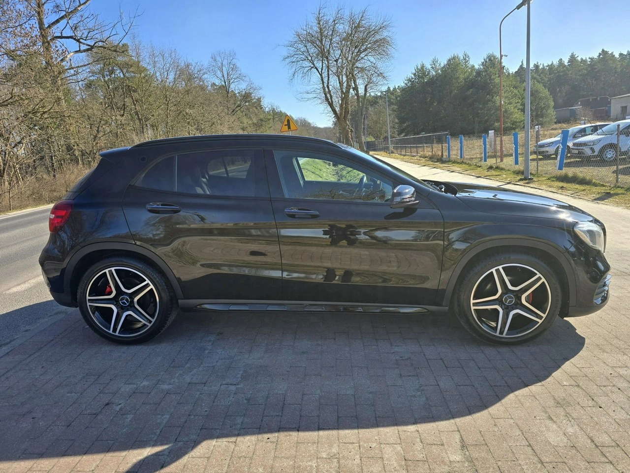 Mercedes GLA 180 - Zdjęcie 8