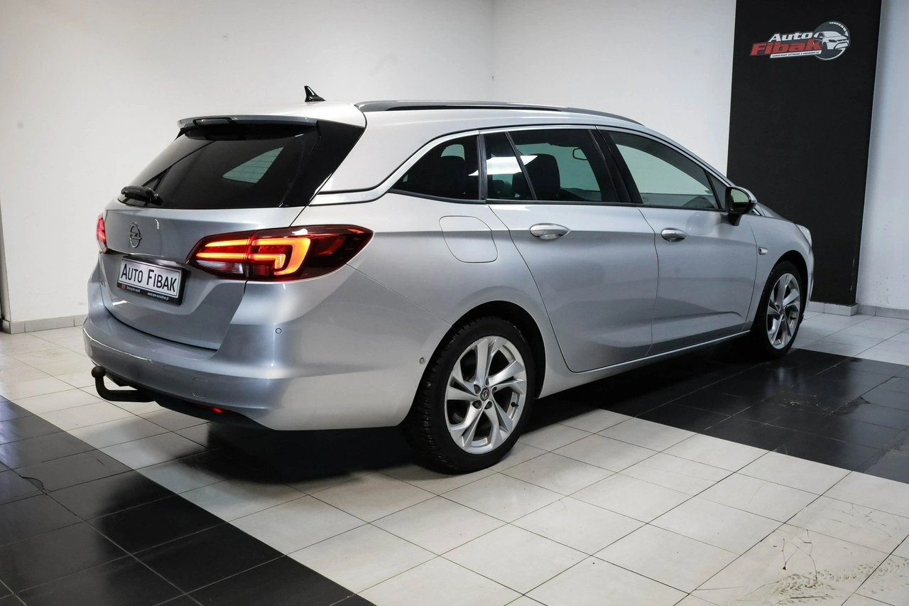 Opel Astra - Zdjęcie 10