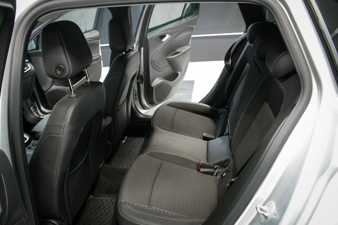 Opel Astra - Zdjęcie 18