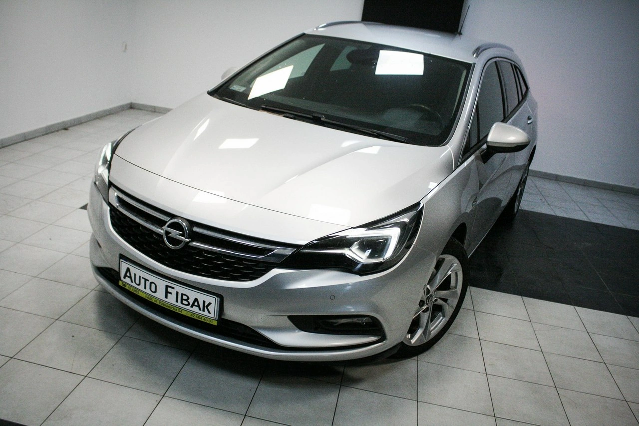 Opel Astra - Zdjęcie 2