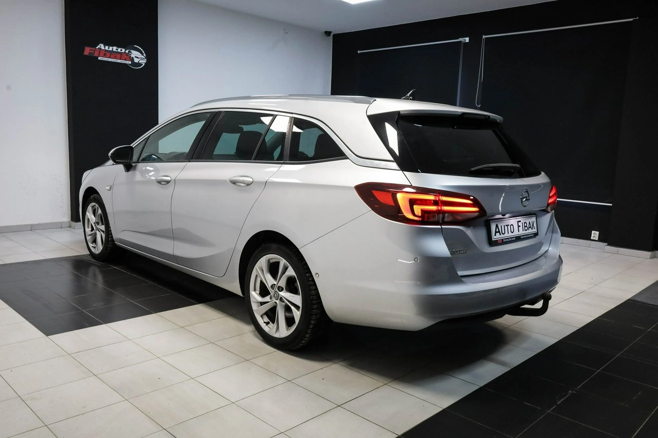 Opel Astra - Zdjęcie 6