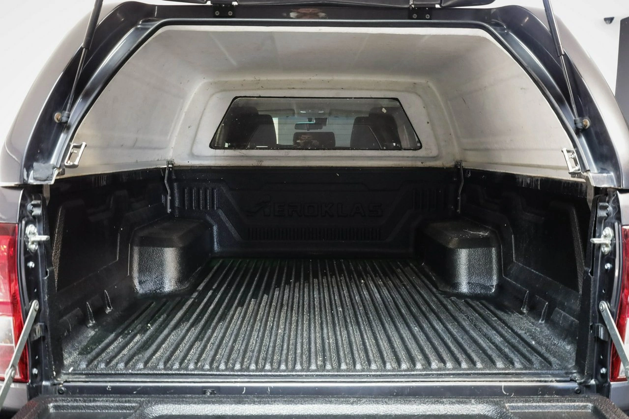 Toyota Hilux - Zdjęcie 13