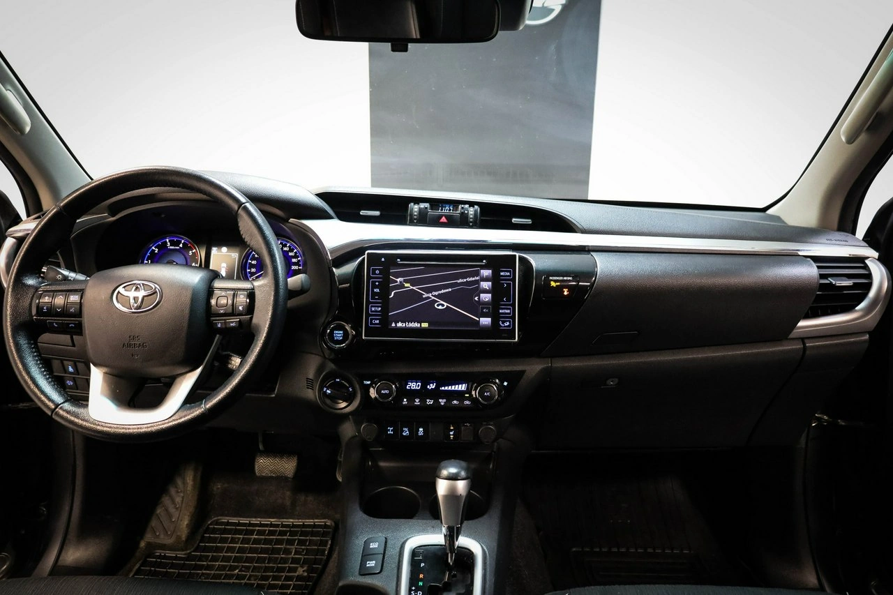 Toyota Hilux - Zdjęcie 14