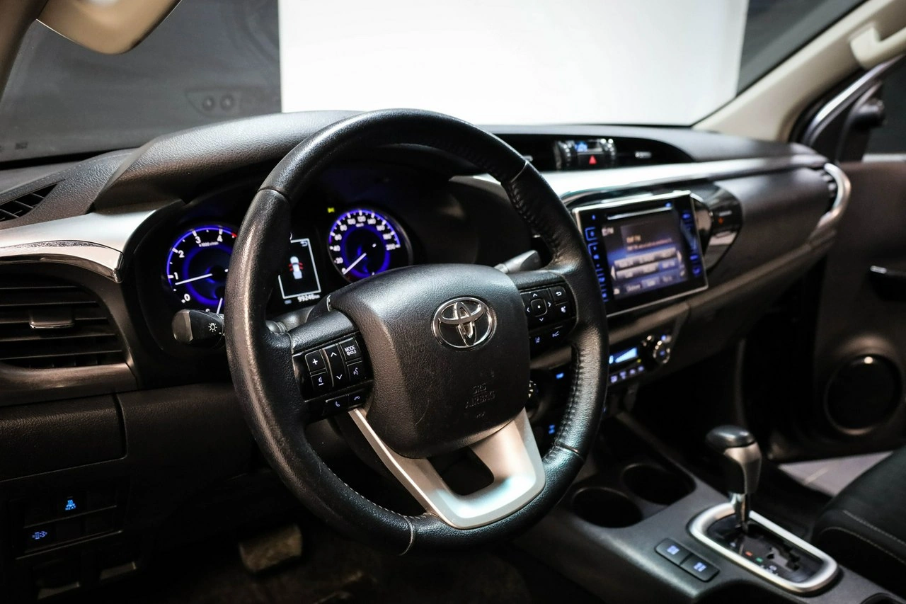 Toyota Hilux - Zdjęcie 15