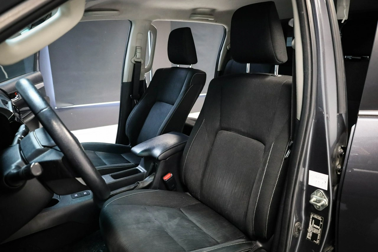 Toyota Hilux - Zdjęcie 16