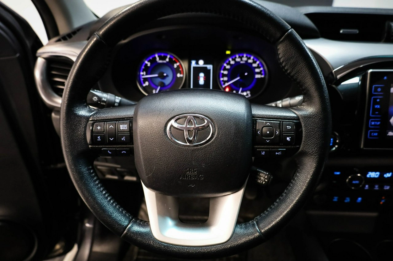 Toyota Hilux - Zdjęcie 16