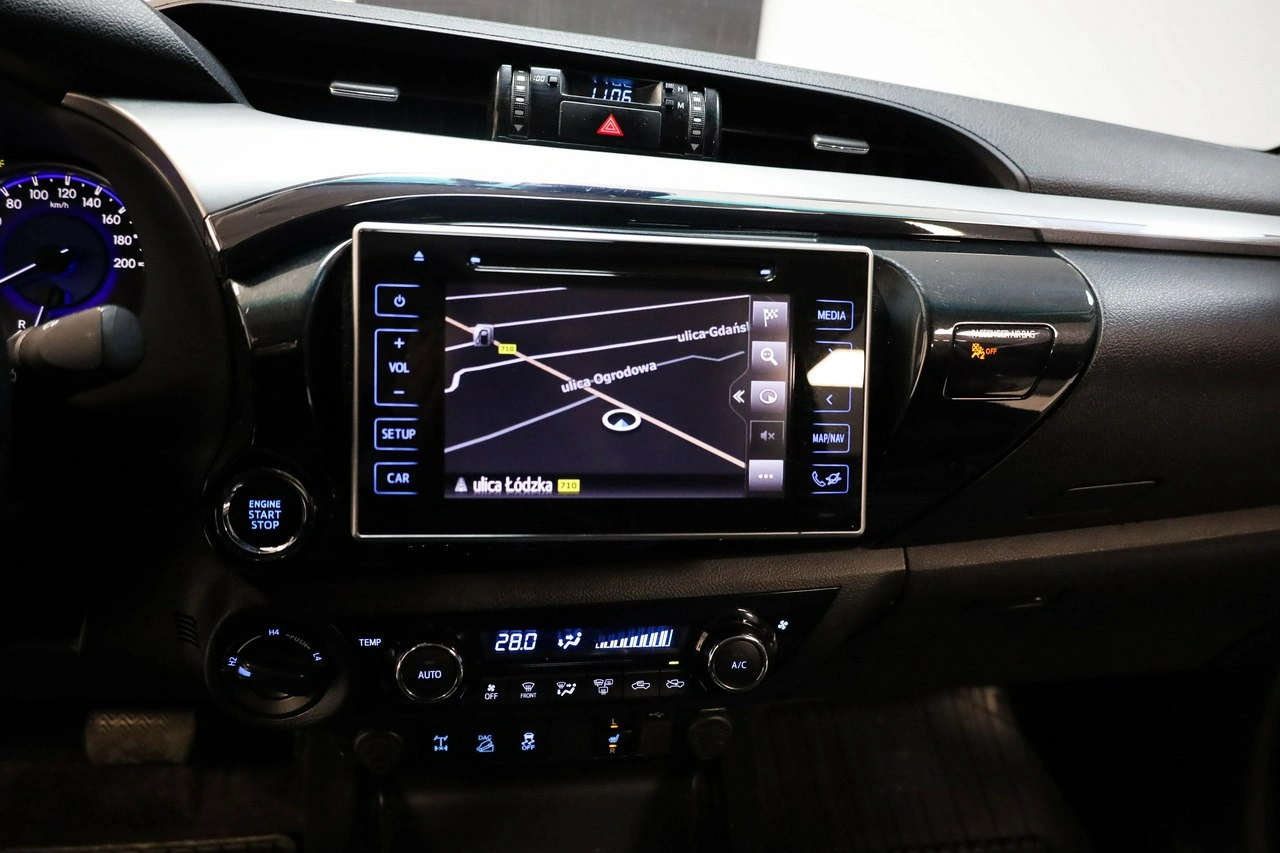 Toyota Hilux - Zdjęcie 18