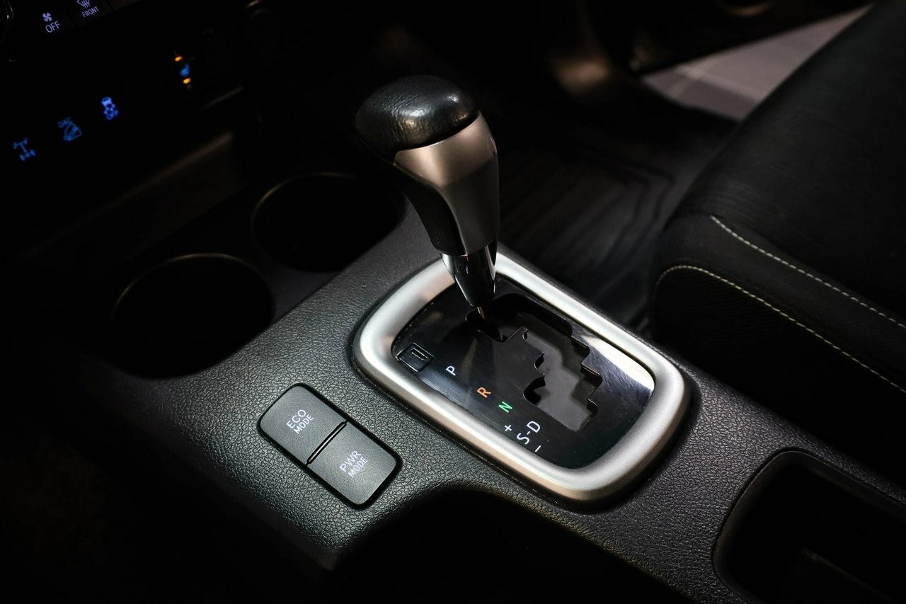 Toyota Hilux - Zdjęcie 18