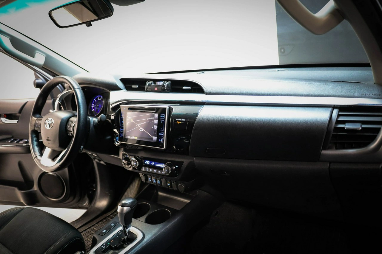 Toyota Hilux - Zdjęcie 19
