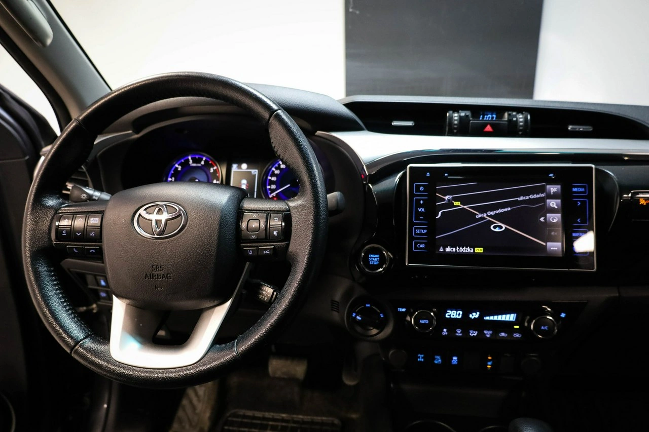 Toyota Hilux - Zdjęcie 21