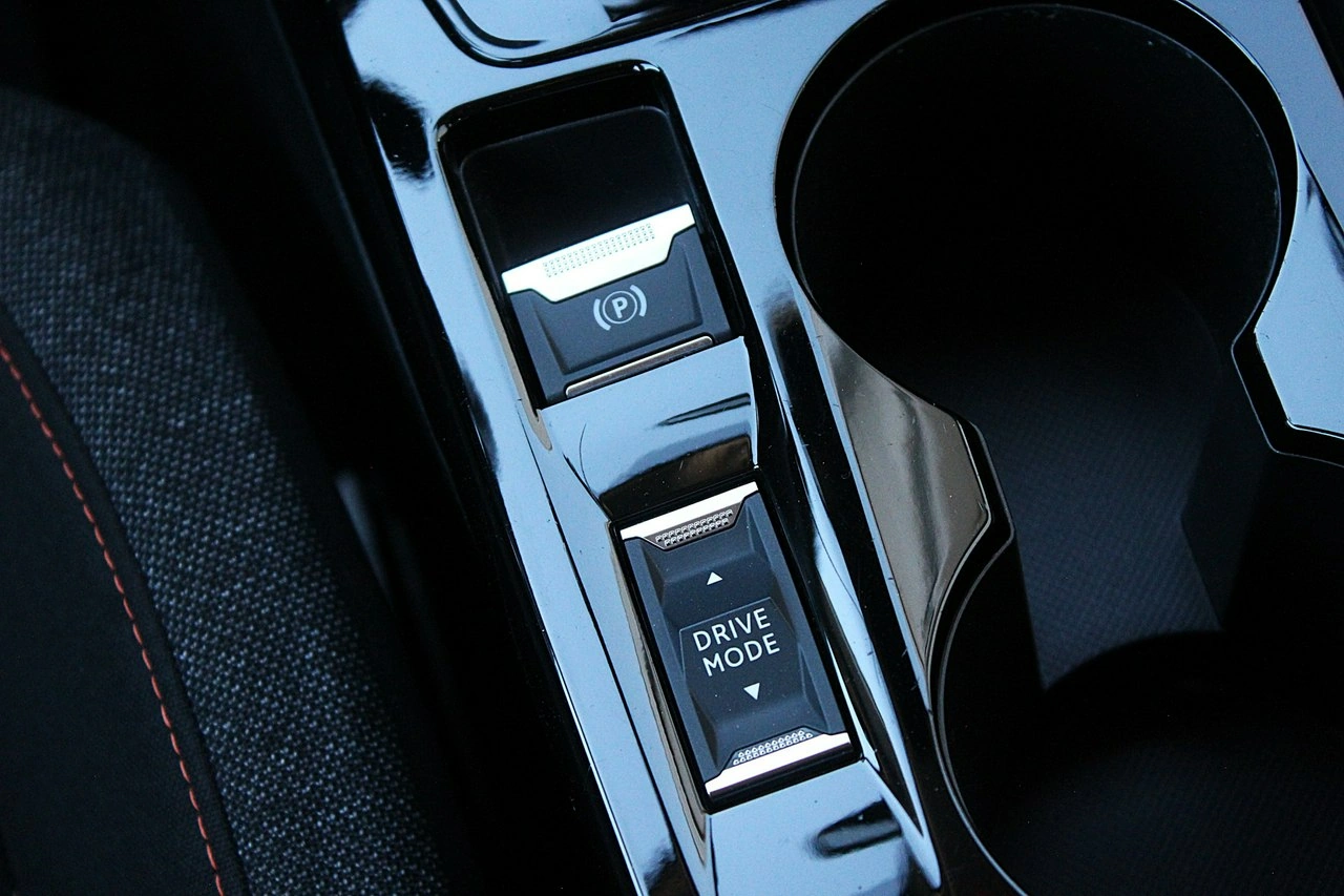 Peugeot 208 - Zdjęcie 18