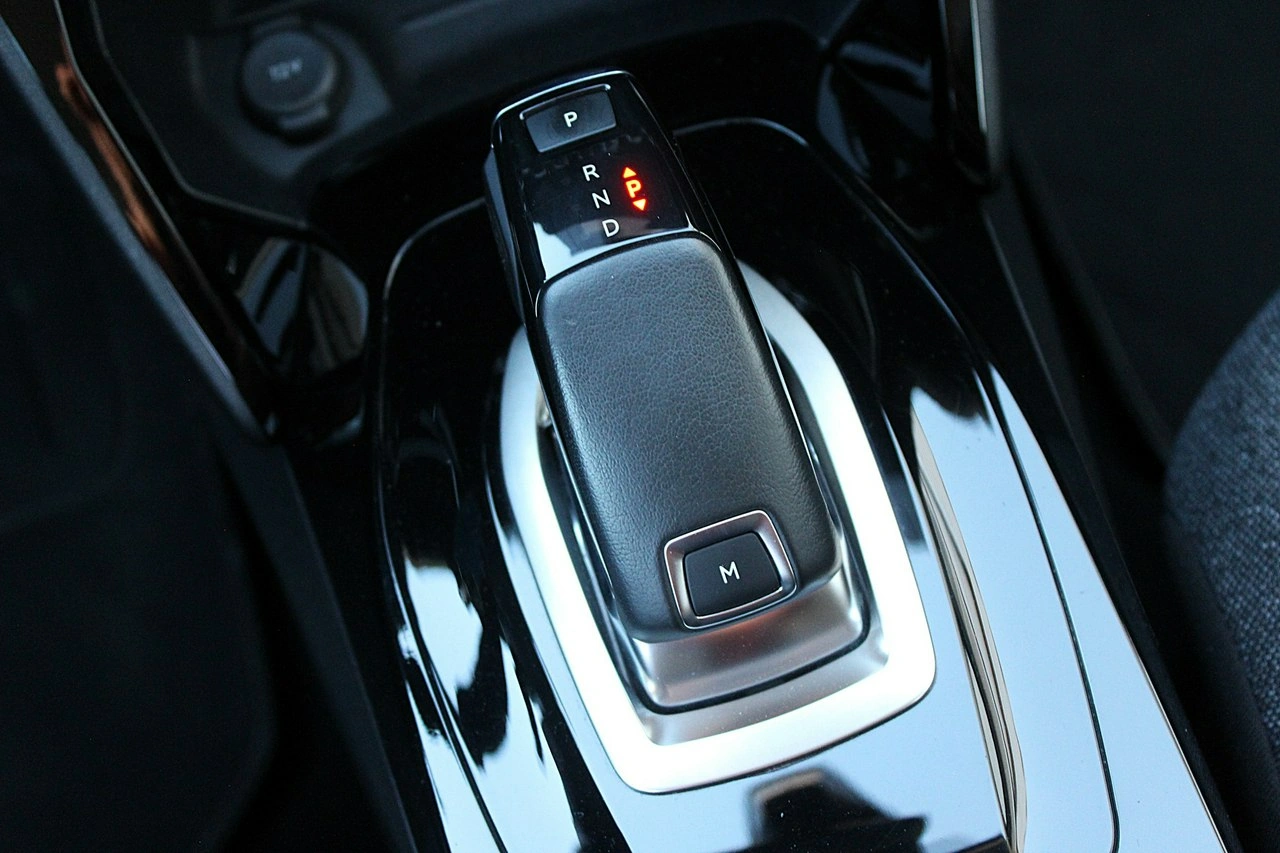 Peugeot 208 - Zdjęcie 16