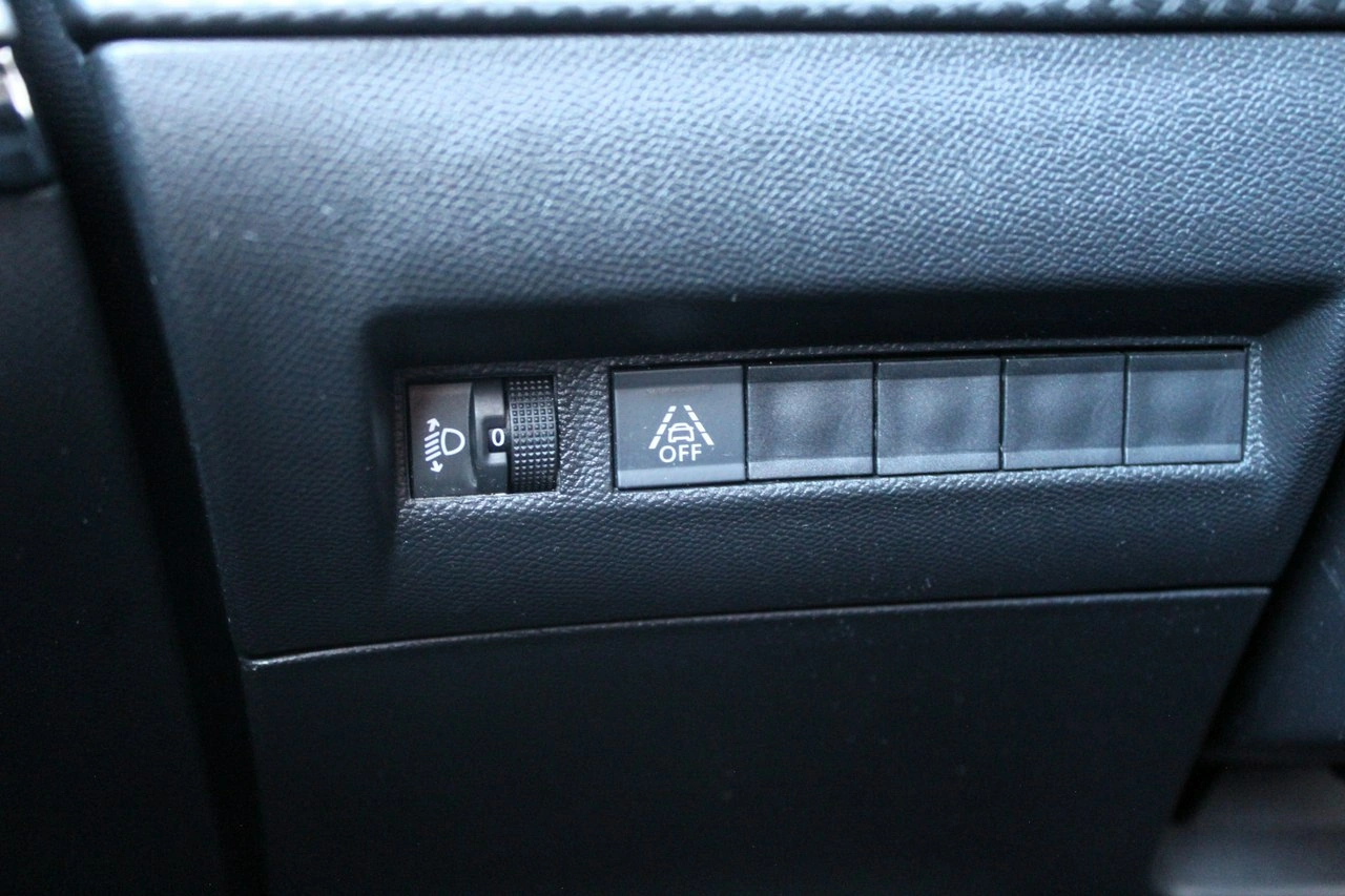 Peugeot 208 - Zdjęcie 25