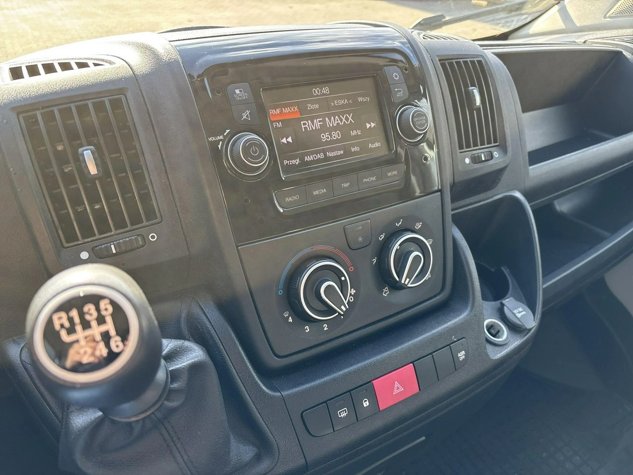 Peugeot Boxer - Zdjęcie 22