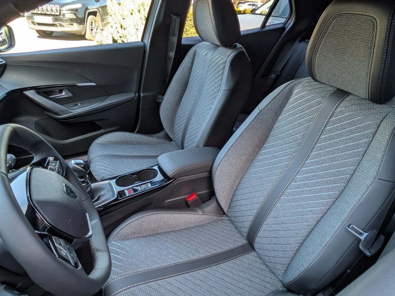 Peugeot 2008 - Zdjęcie 9