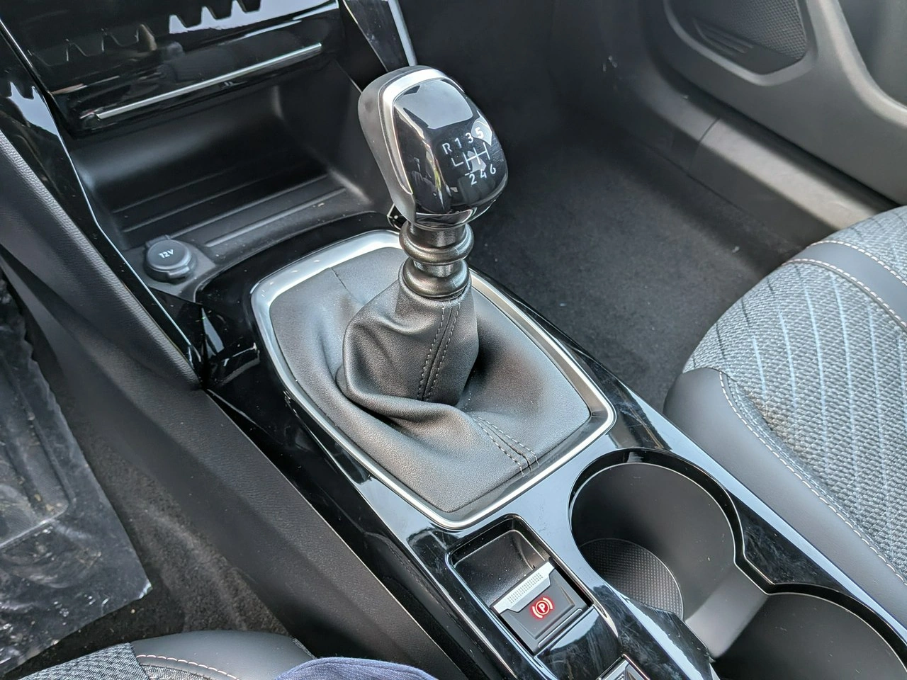 Peugeot 2008 - Zdjęcie 14