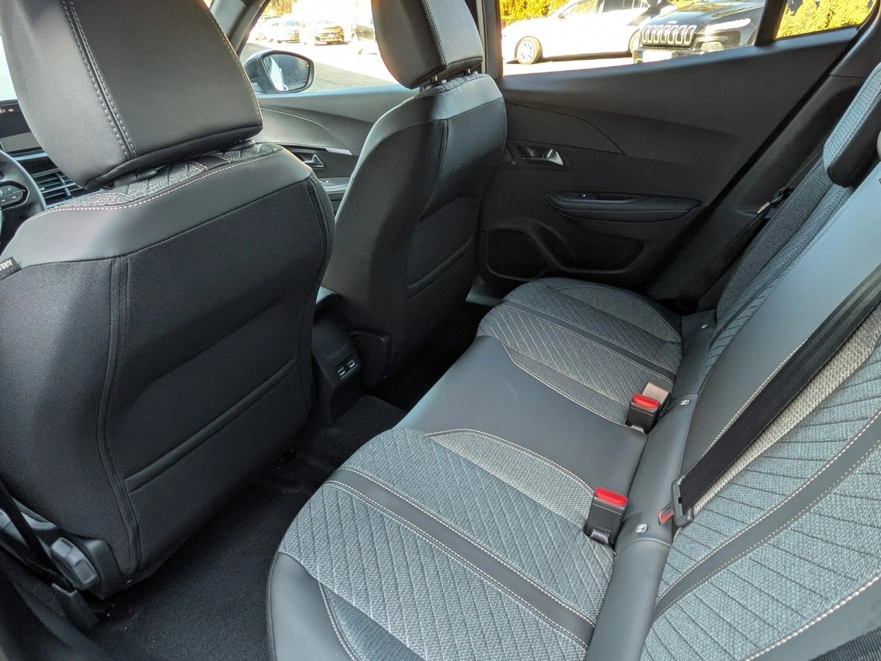 Peugeot 2008 - Zdjęcie 16