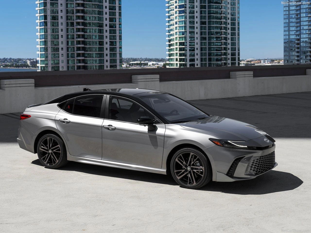 Toyota Camry - Zdjęcie 1