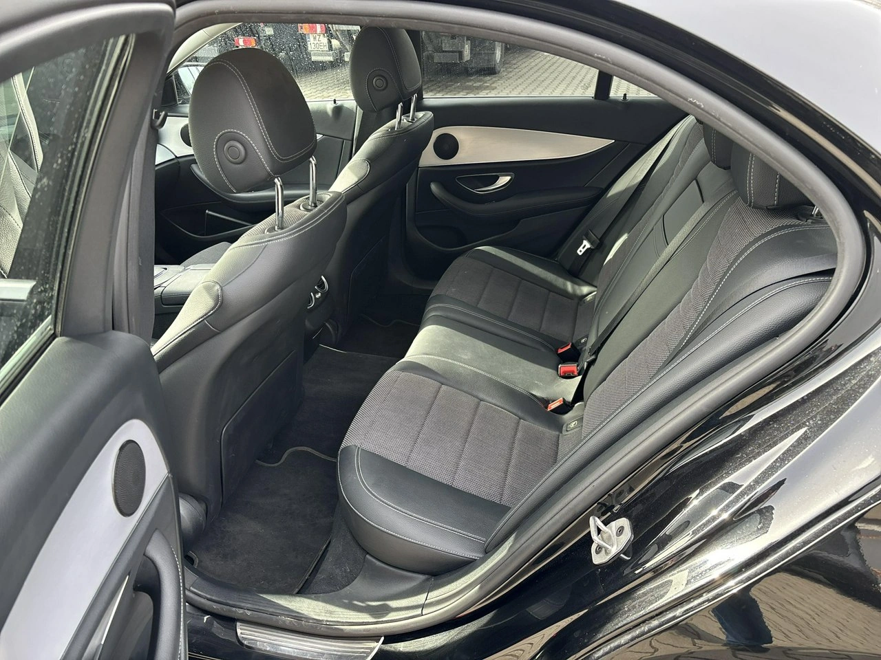 Mercedes E 220 - Zdjęcie 10