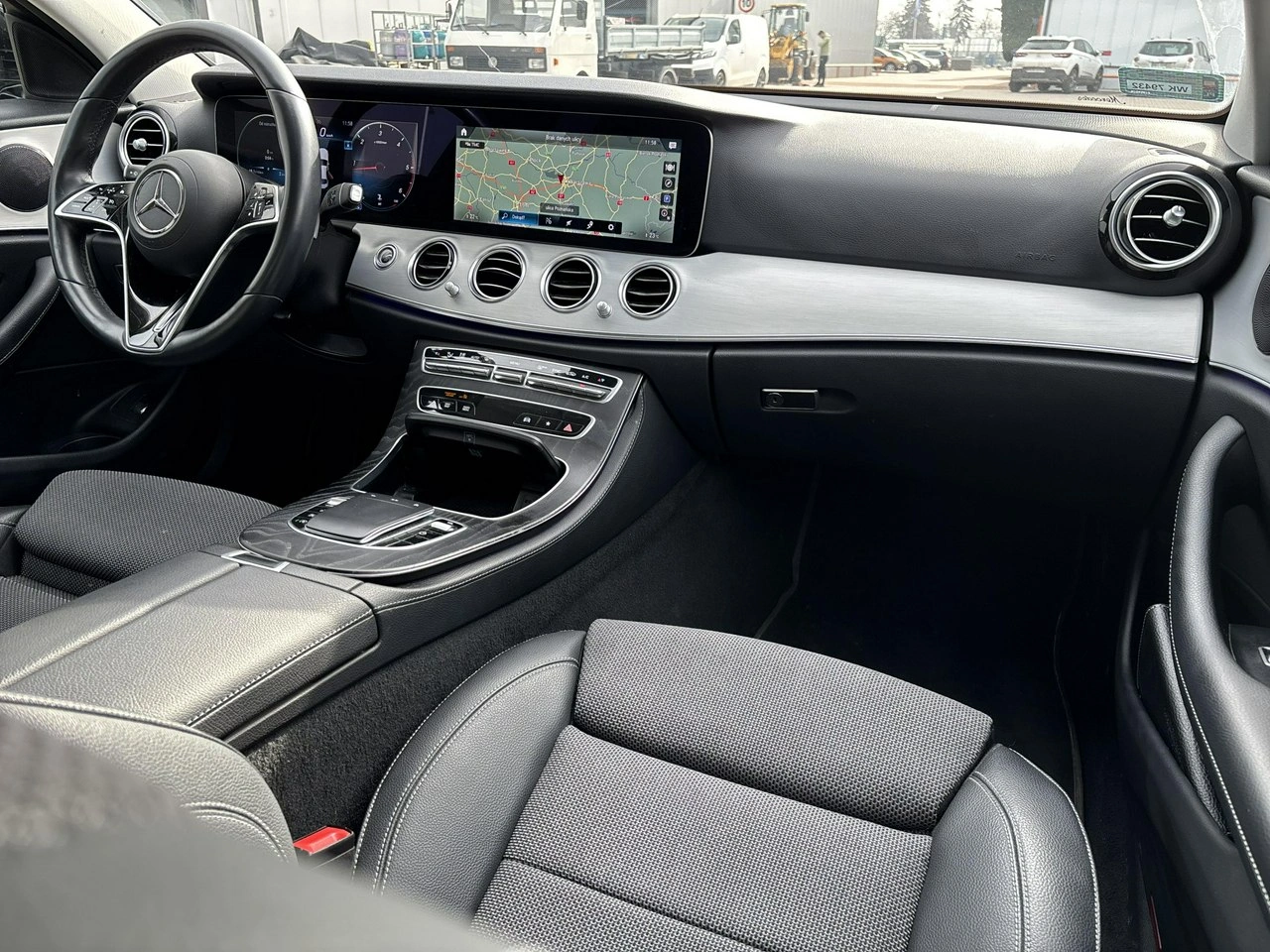 Mercedes E 220 - Zdjęcie 15