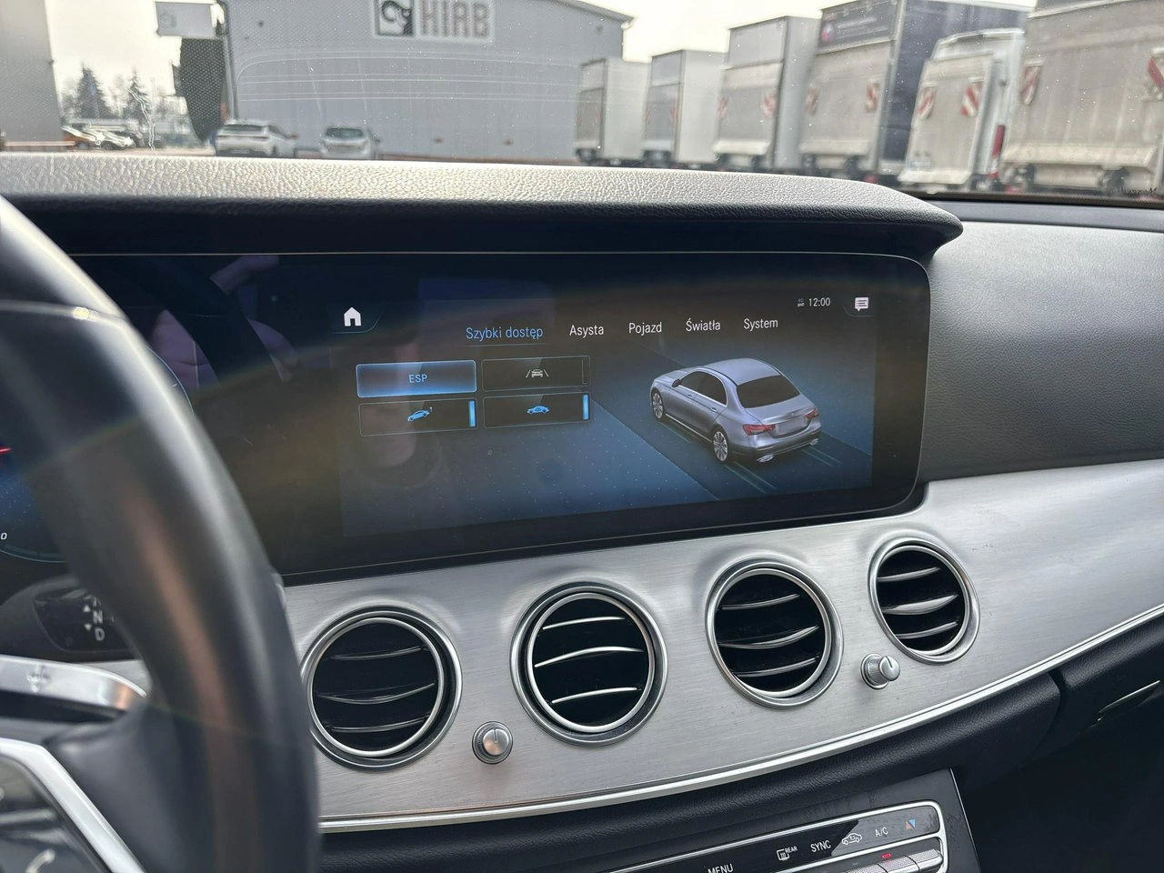 Mercedes E 220 - Zdjęcie 21