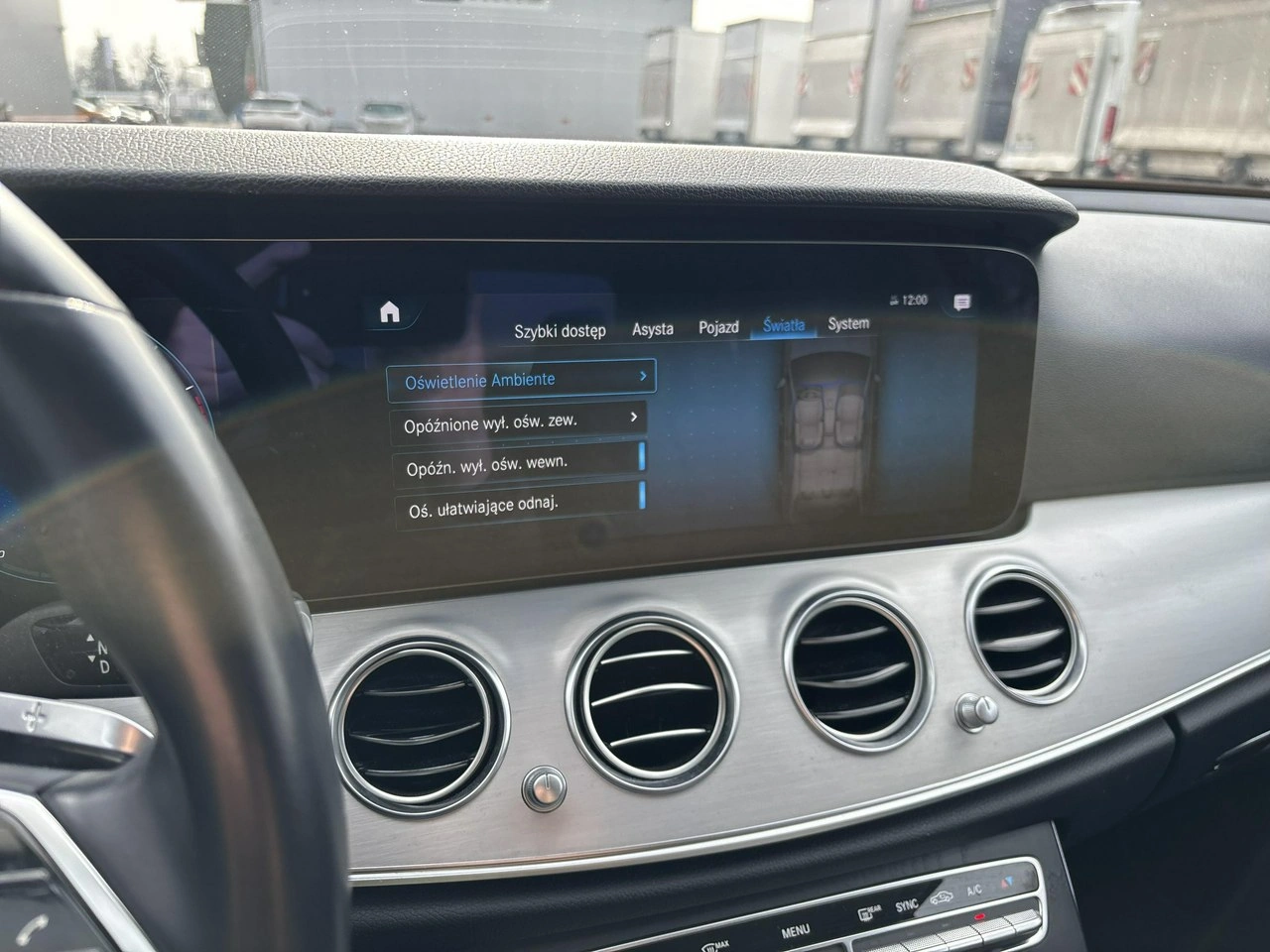 Mercedes E 220 - Zdjęcie 24