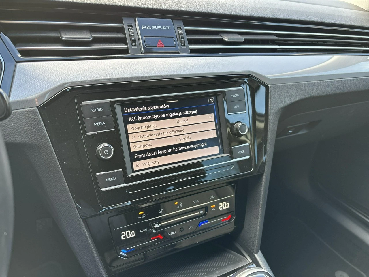 Volkswagen Passat - Zdjęcie 21