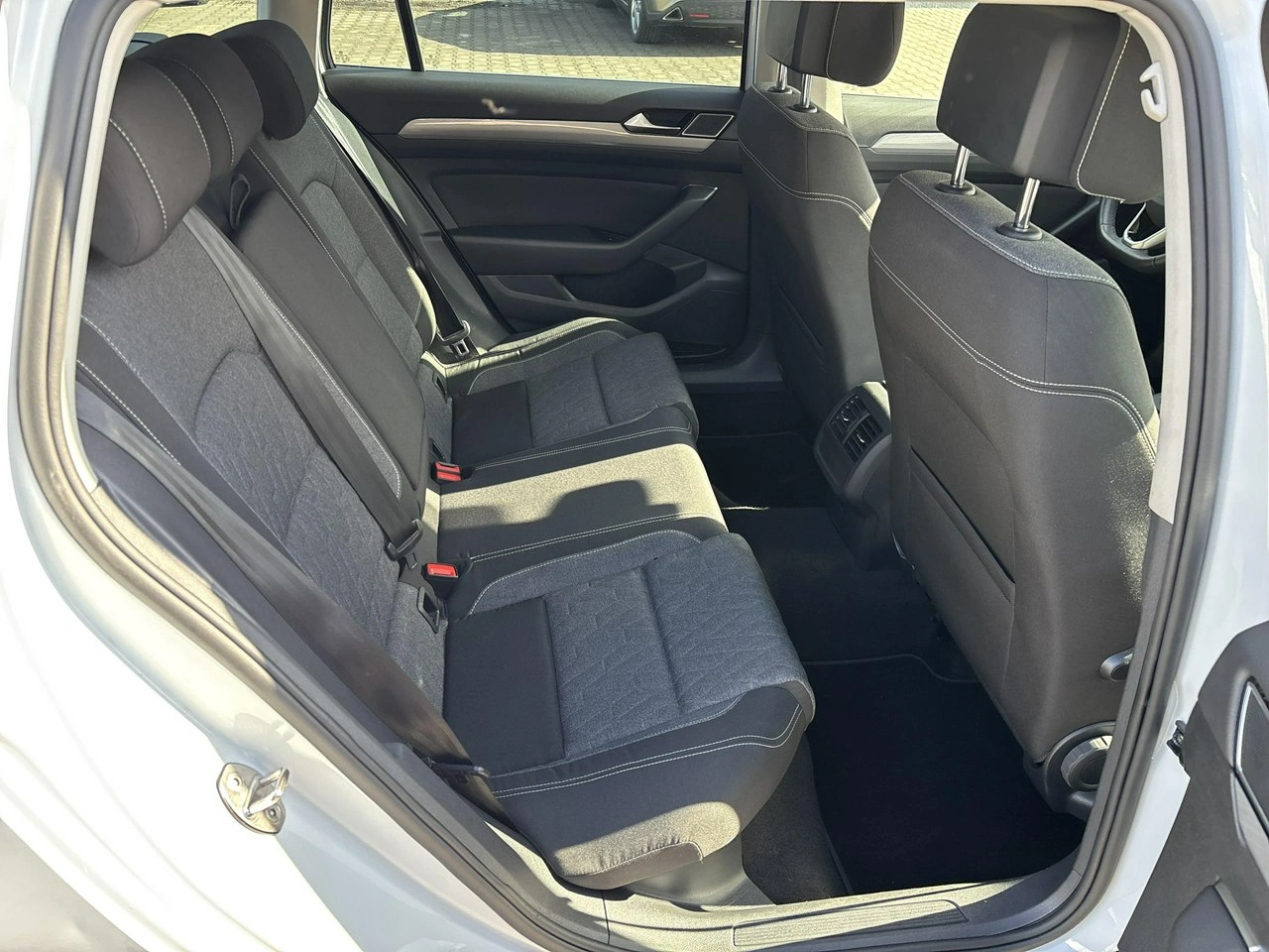 Volkswagen Passat - Zdjęcie 13