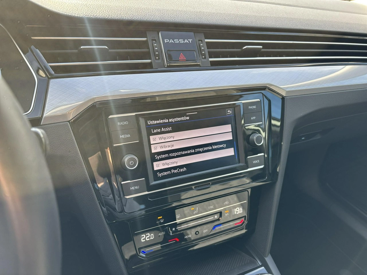 Volkswagen Passat - Zdjęcie 20