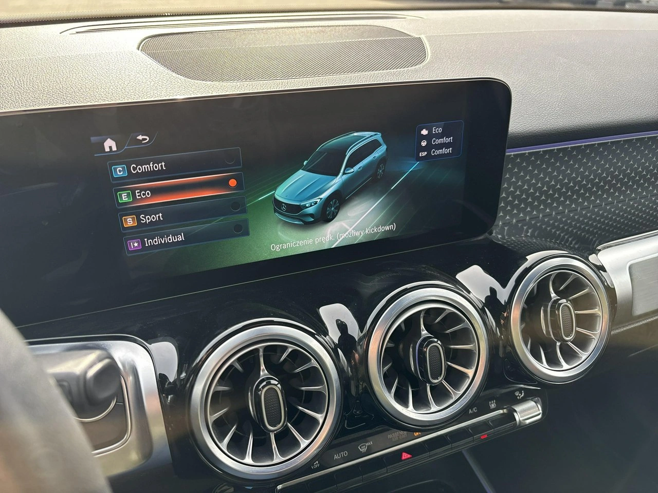 Mercedes EQB - Zdjęcie 21