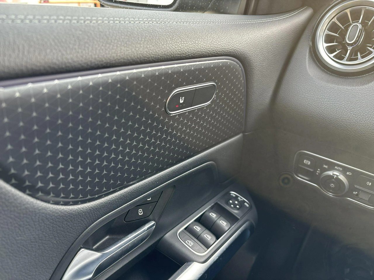 Mercedes EQB - Zdjęcie 25