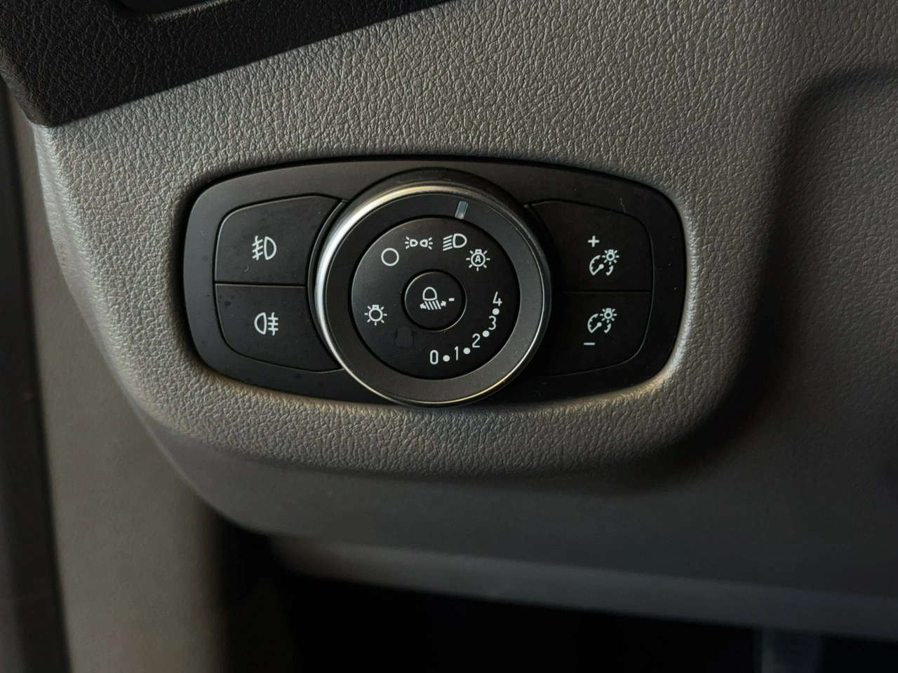 Ford Tourneo Connect - Zdjęcie 21