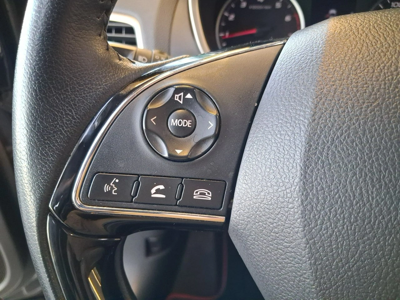 Mitsubishi Eclipse Cross - Zdjęcie 13