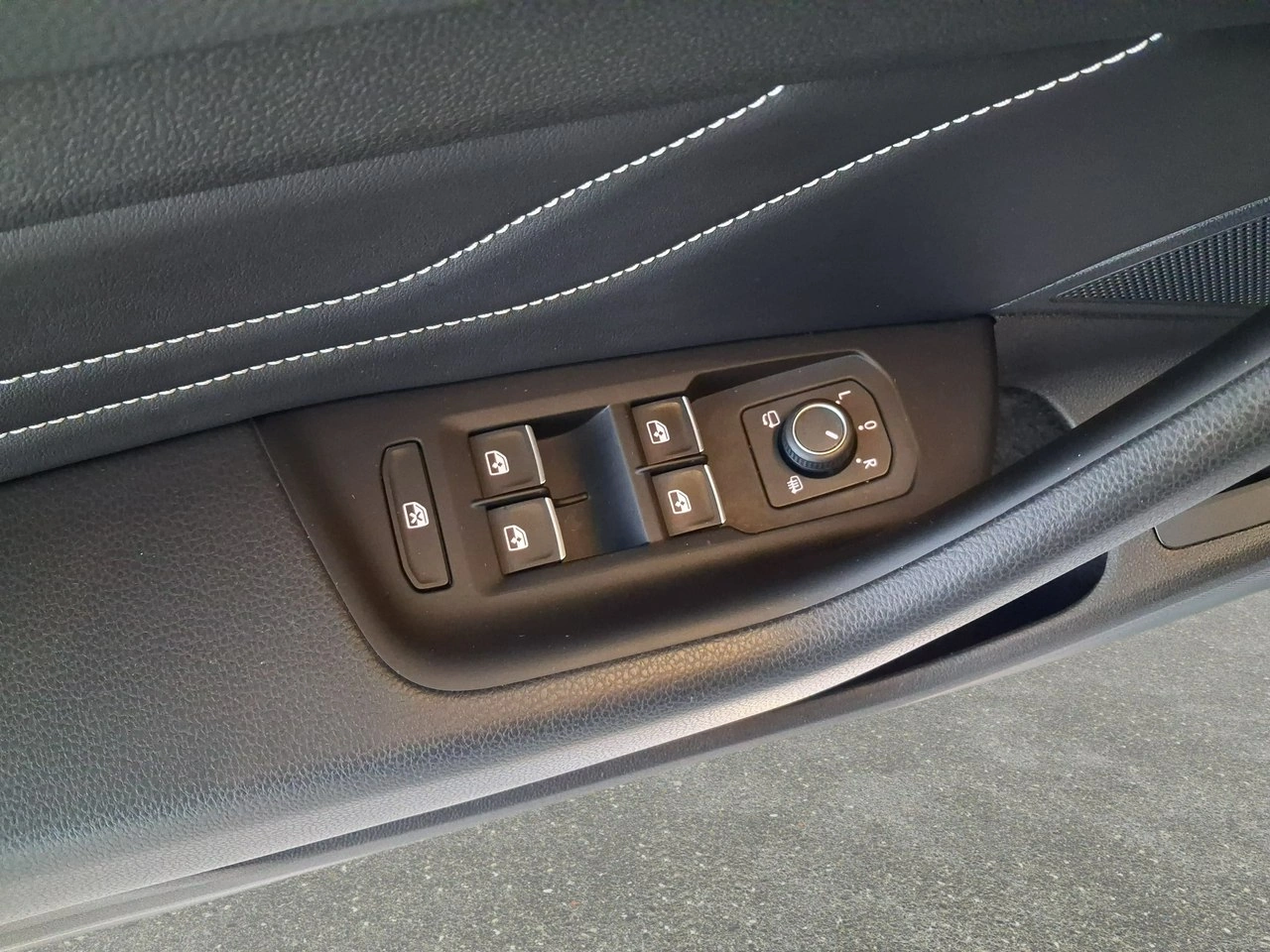 Volkswagen Arteon - Zdjęcie 22