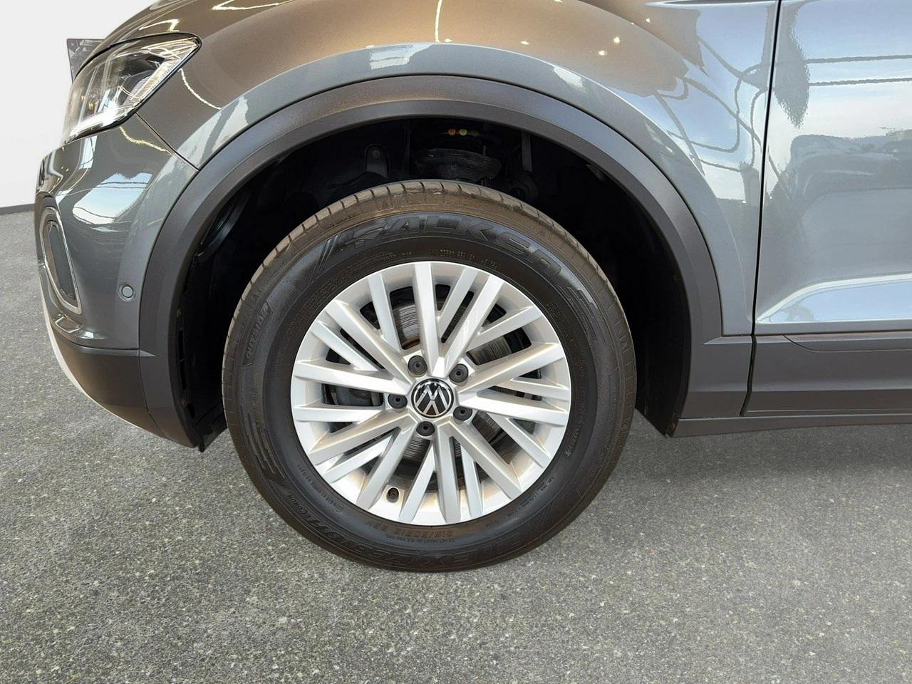 Volkswagen T-Roc - Zdjęcie 9