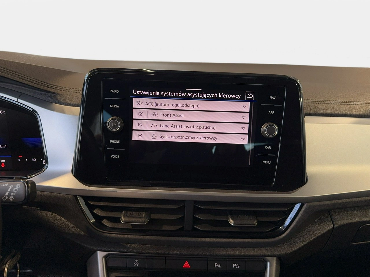 Volkswagen T-Roc - Zdjęcie 19