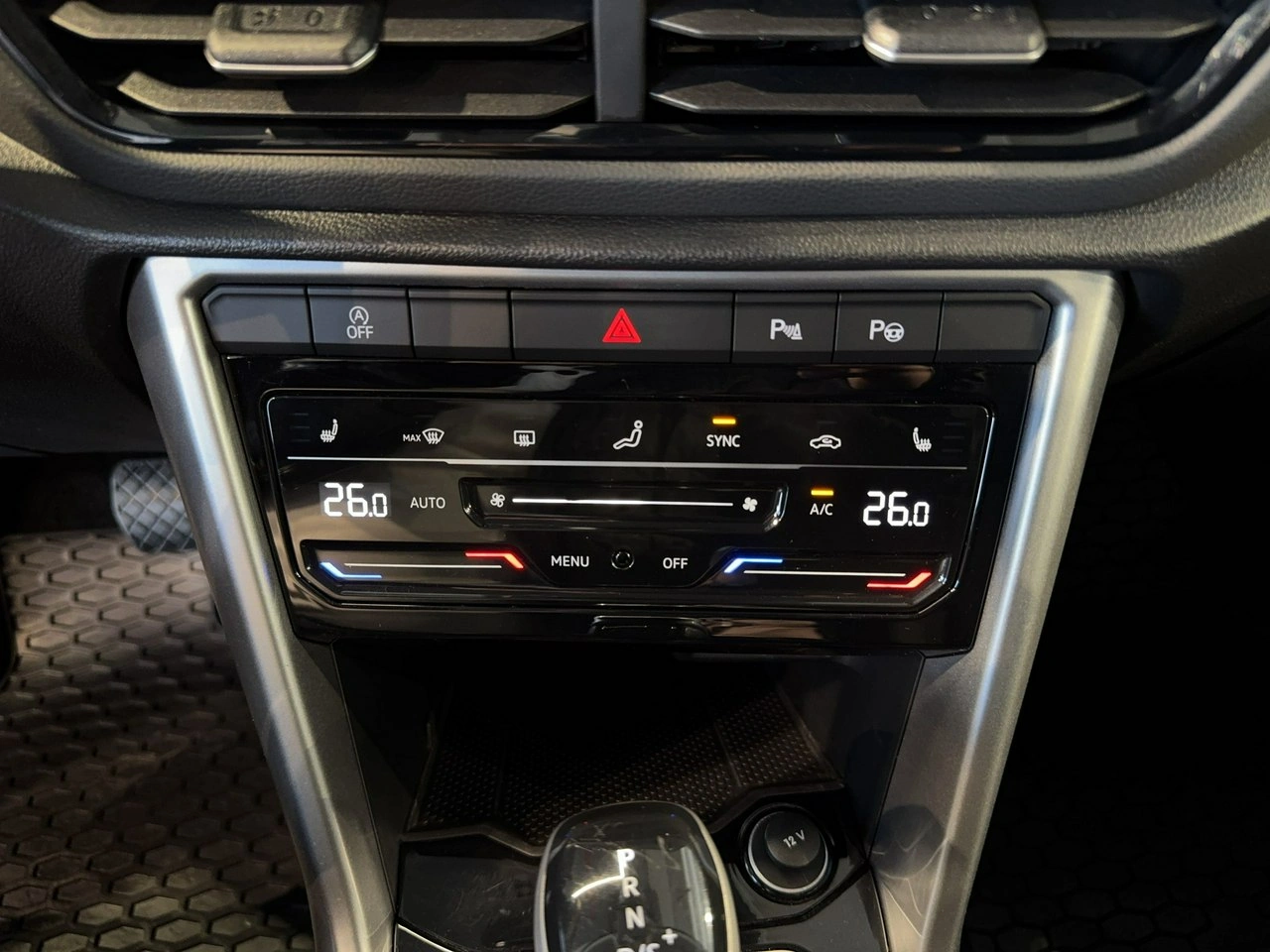 Volkswagen T-Roc - Zdjęcie 22