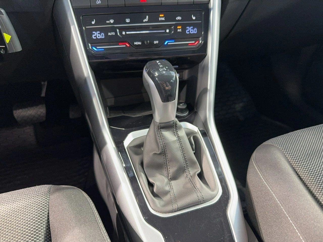 Volkswagen T-Roc - Zdjęcie 23