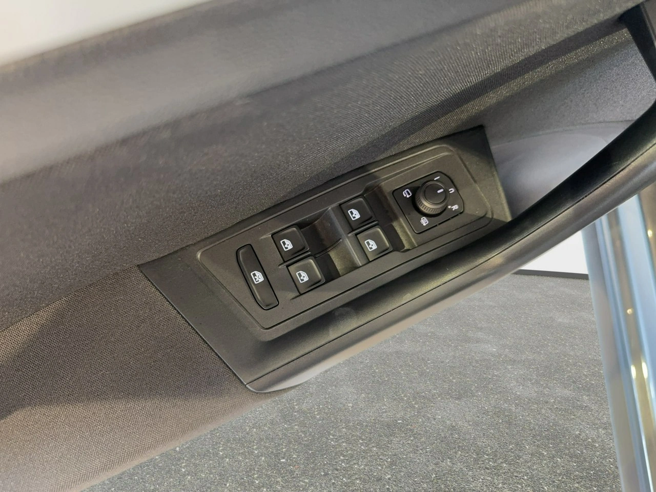 Volkswagen T-Roc - Zdjęcie 24