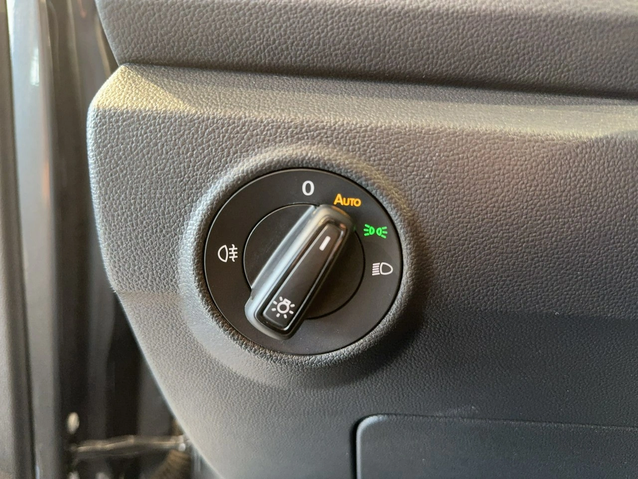 Volkswagen T-Roc - Zdjęcie 25