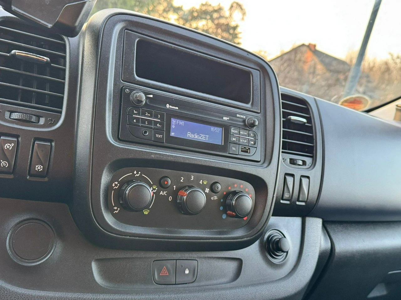 Opel Vivaro - Zdjęcie 12