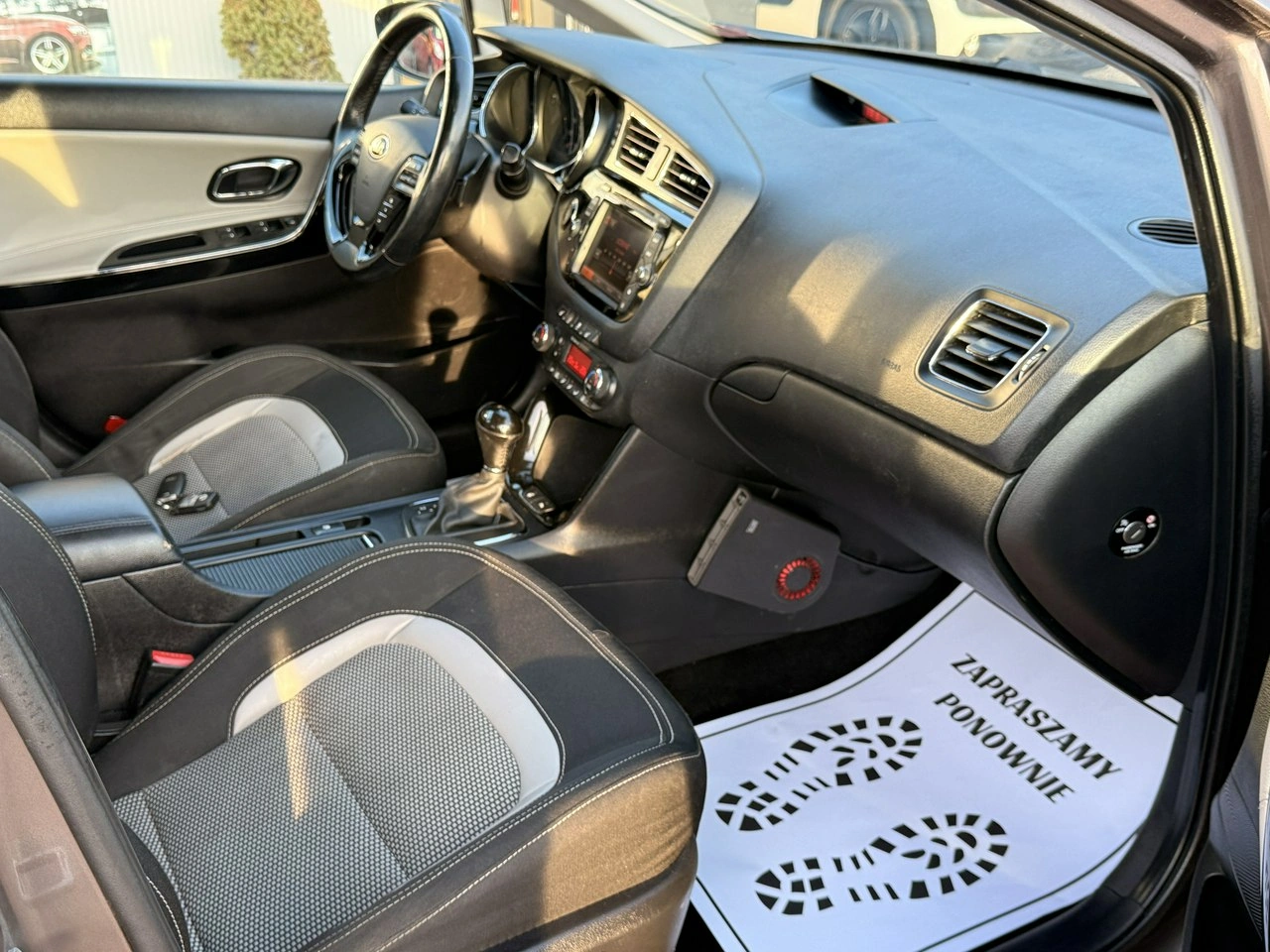 Kia Ceed - Zdjęcie 17