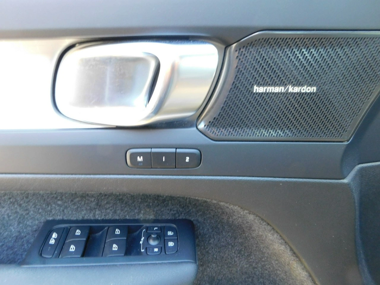 Volvo XC 40 - Zdjęcie 9