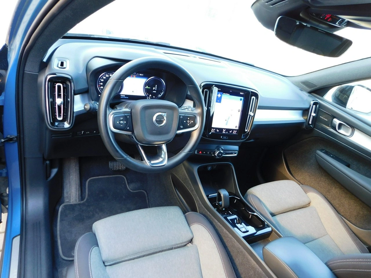 Volvo XC 40 - Zdjęcie 16