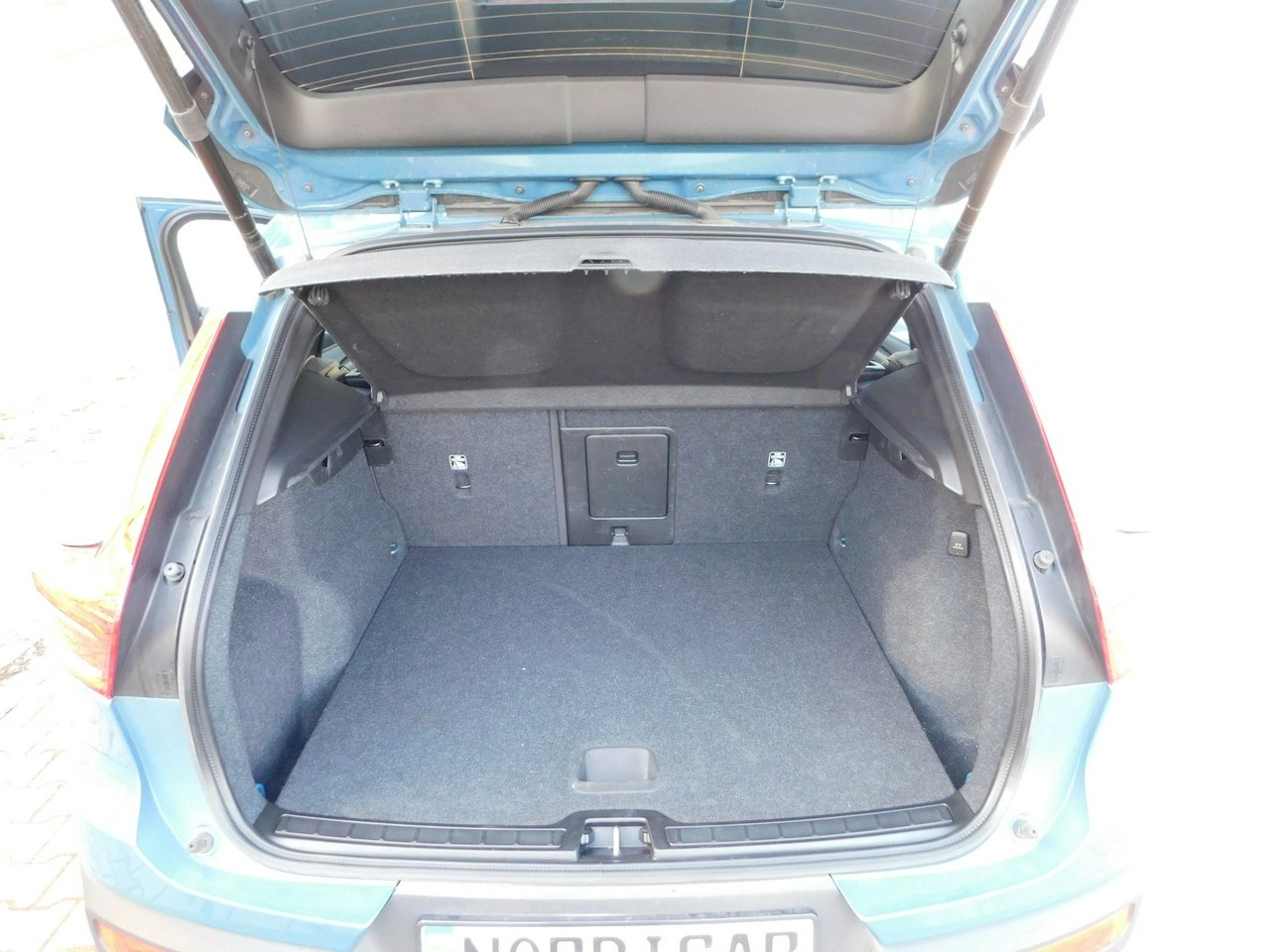 Volvo XC 40 - Zdjęcie 24