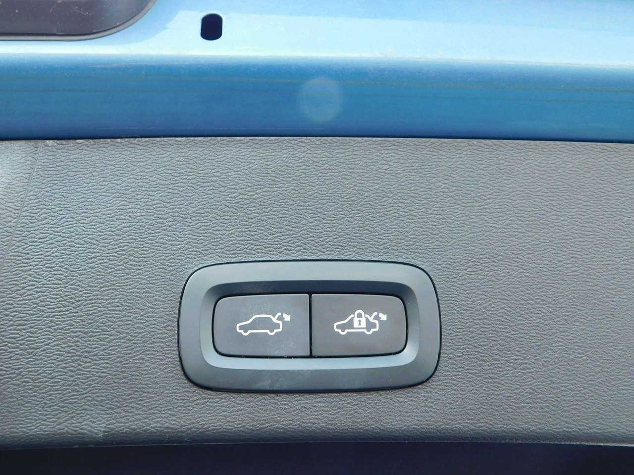 Volvo XC 40 - Zdjęcie 25