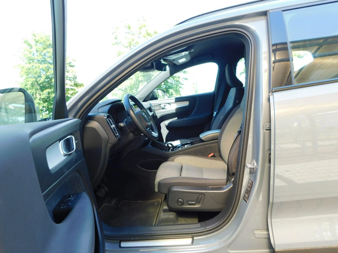 Volvo XC 40 - Zdjęcie 8