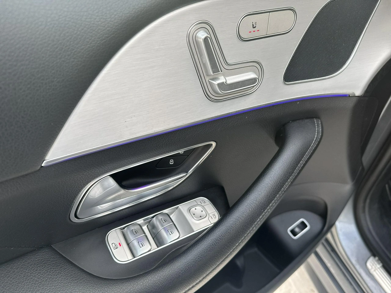 Mercedes GLE 300 - Zdjęcie 11