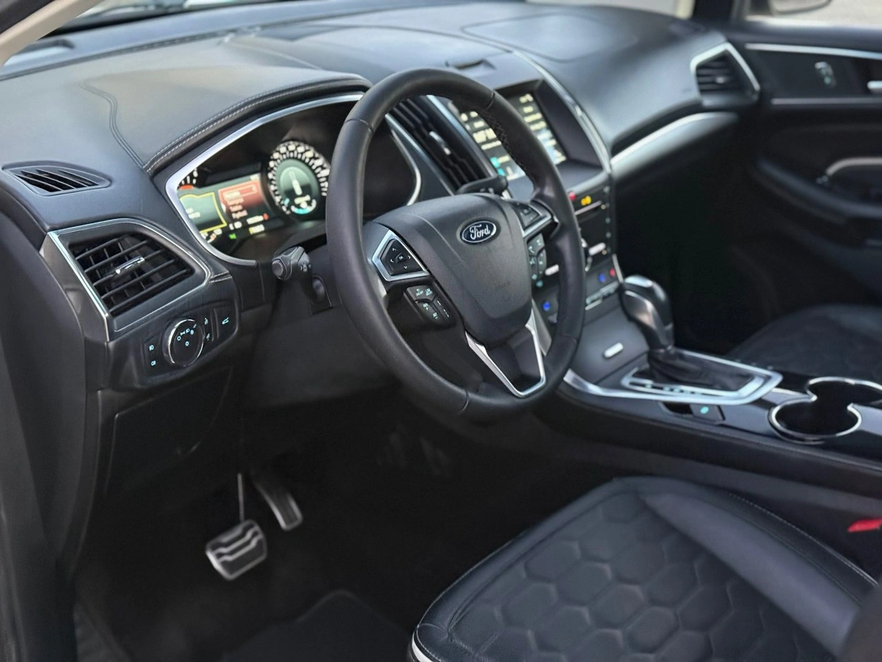 Ford Edge - Zdjęcie 18