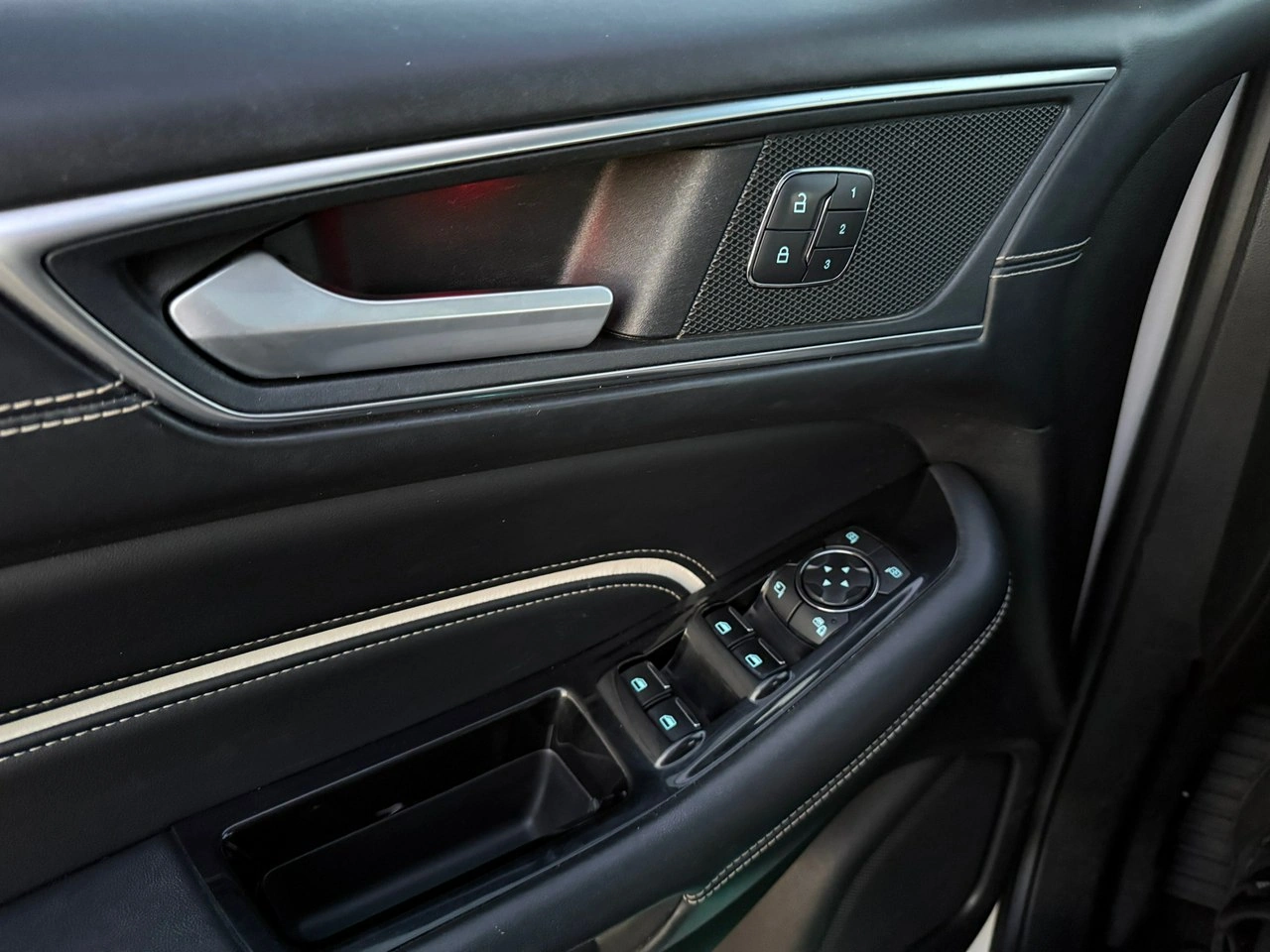 Ford Edge - Zdjęcie 25